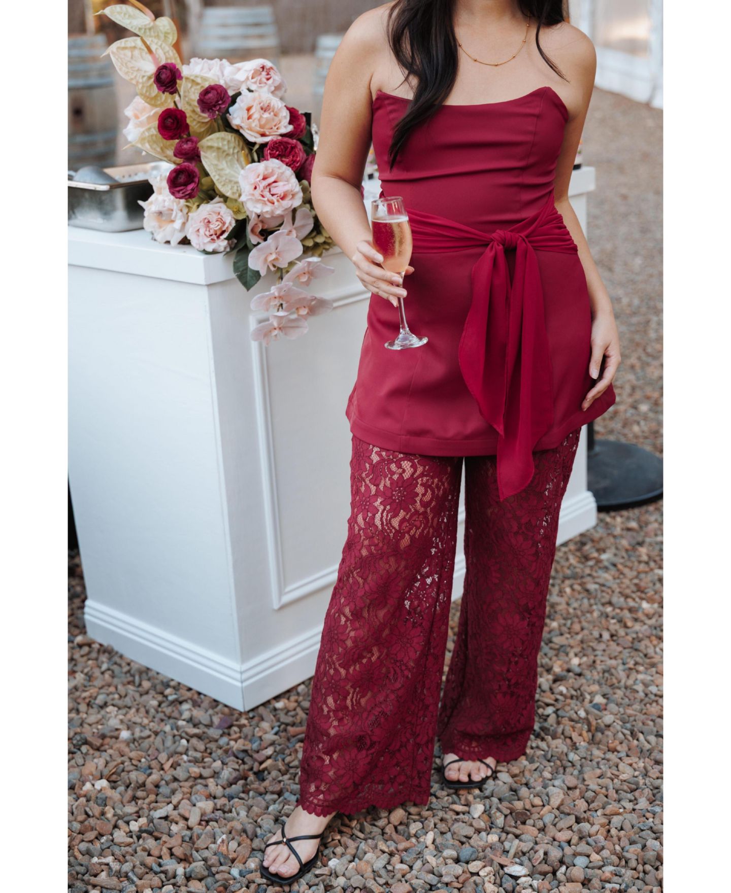 Женский комбинезон Petal and Pup Athena Strapless Lace Wide-Leg Jumpsuit, цвет: Сангрия красный — фото 7