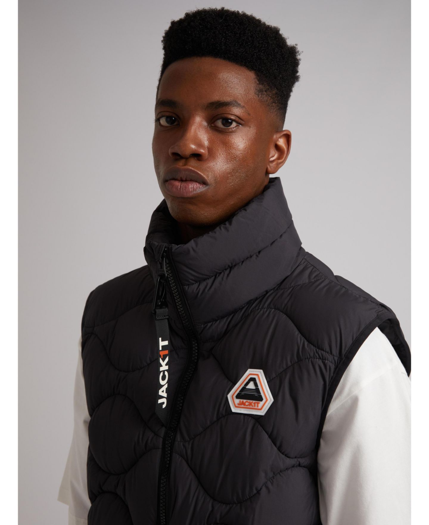 Мужской жилет JACK1T ORB1T High Neck Sleeveless Puffer, цвет: Чёрный — фото 5