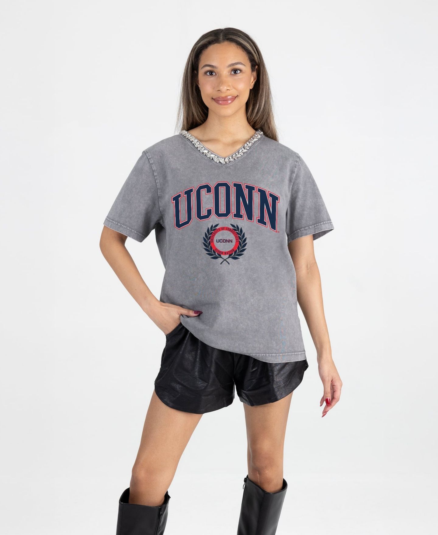 Женская футболка Gameday Couture Gray UConn Huskies Iconic Edge Rhinestone V-Neck — фото 1