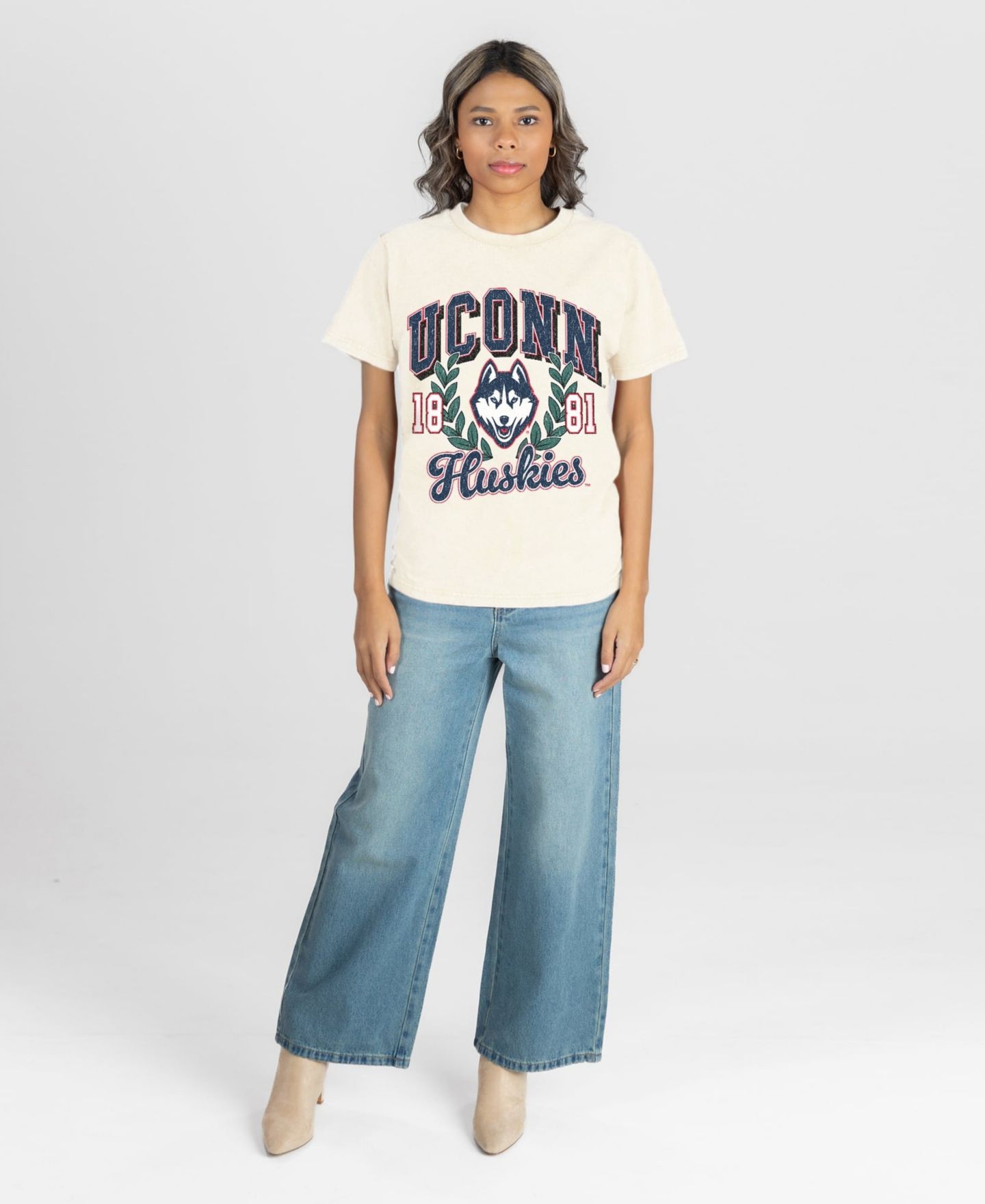 Женская футболка Gameday Couture Natural UConn Huskies Raised on Victory — фото 3