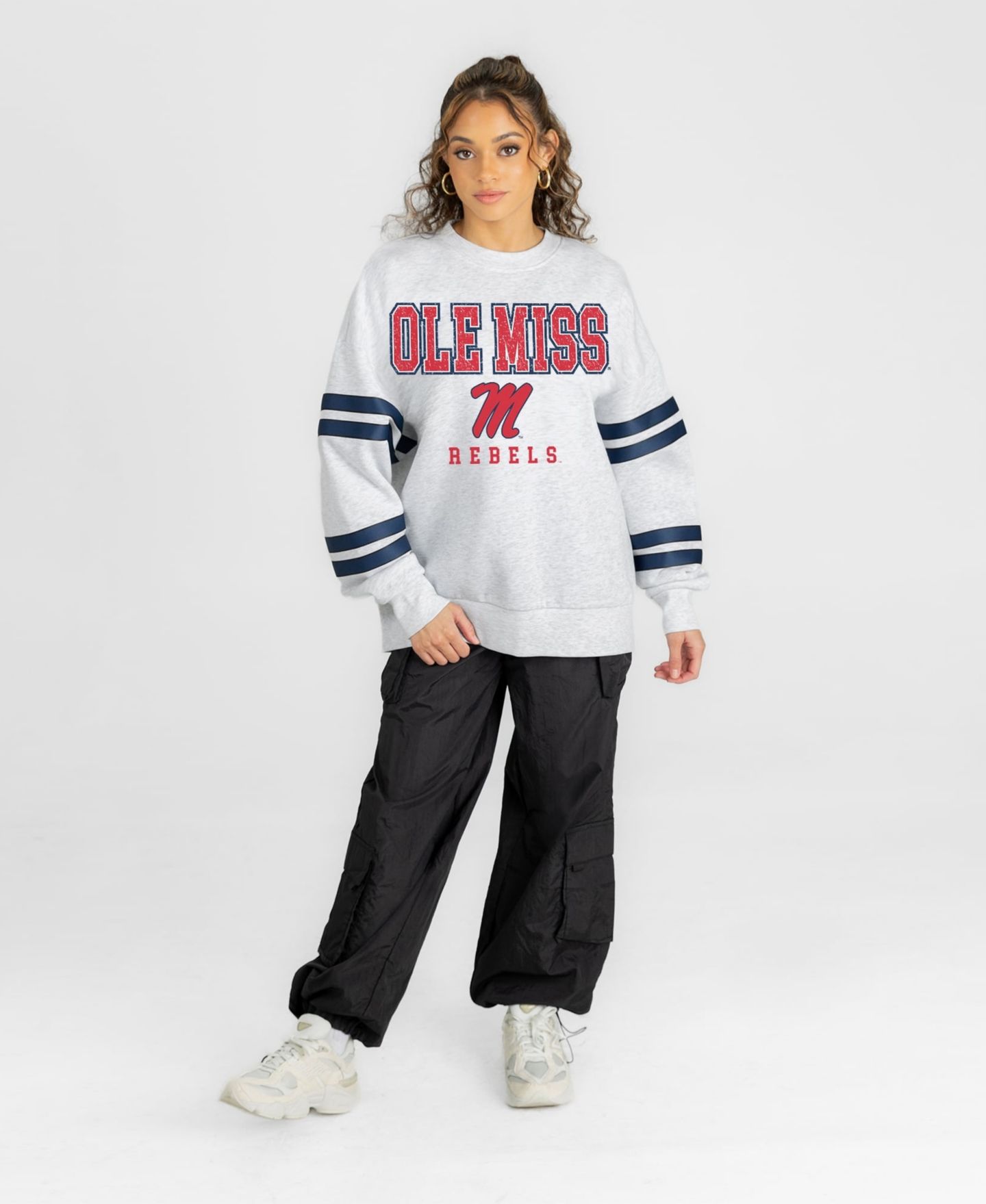 Женская толстовка Gameday Couture Ash Ole Miss Rebels Stadium Stripes Oversized Fleece — фото 3