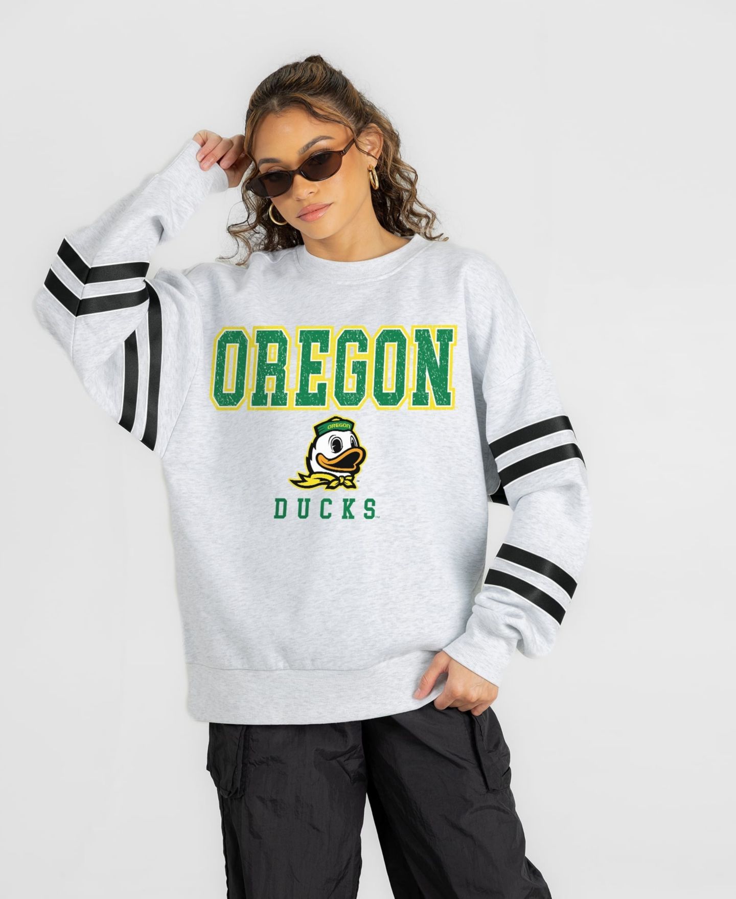 Женская толстовка Gameday Couture Ash Oregon Ducks Stadium Stripes Oversized Fleece — фото 1