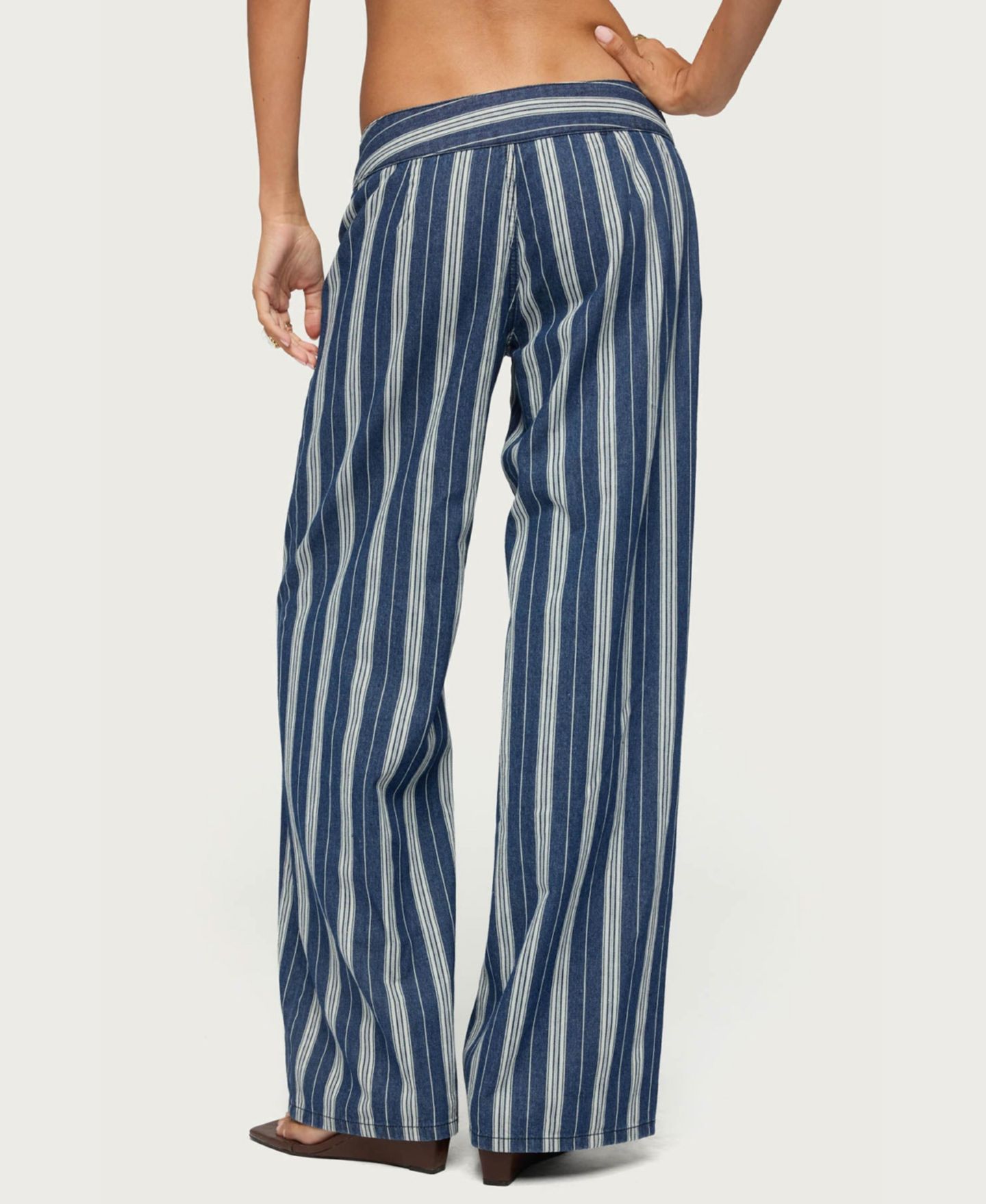 Женские джинсы Edikted Low-Rise Striped Baggy, цвет: Синий белый — фото 2