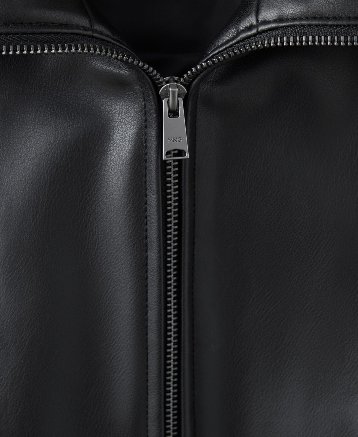 Мужская куртка Mango Julio Slim-Fit Bomber, цвет: Чёрный — фото 9