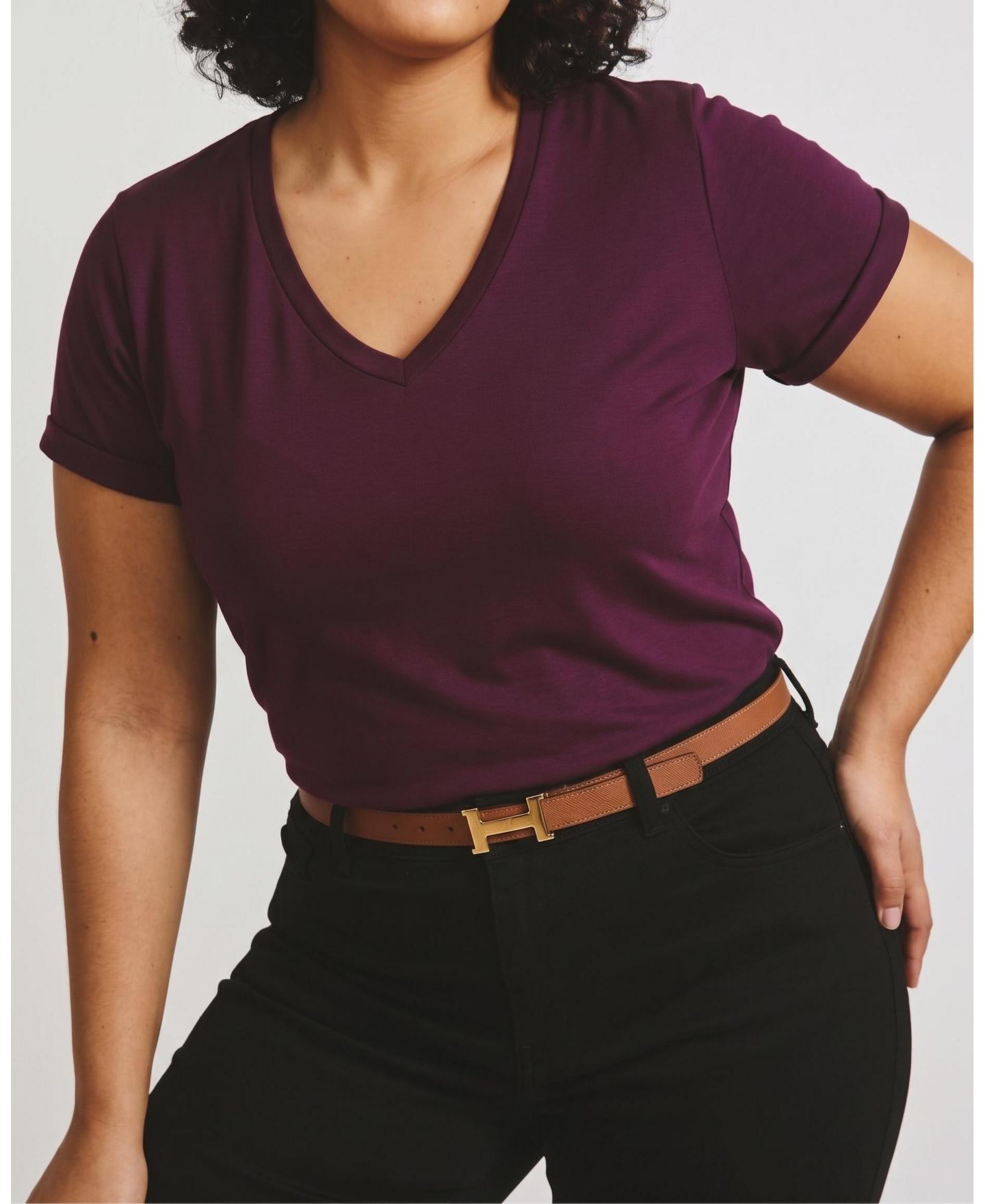 Женская футболка Universal Standard Plus Size V Rex V-Neck Short-Sleeve, цвет: Acai — фото 2