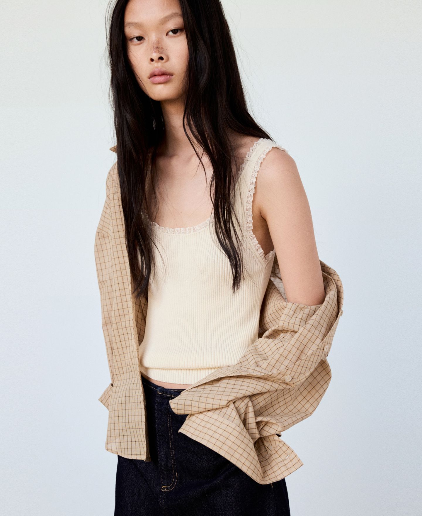 Женский топ Mango Lace Scoop Neck, цвет: Экрю — фото 3