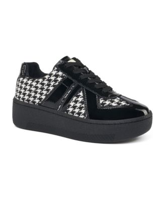 Women's Daphne Suede Sneaker