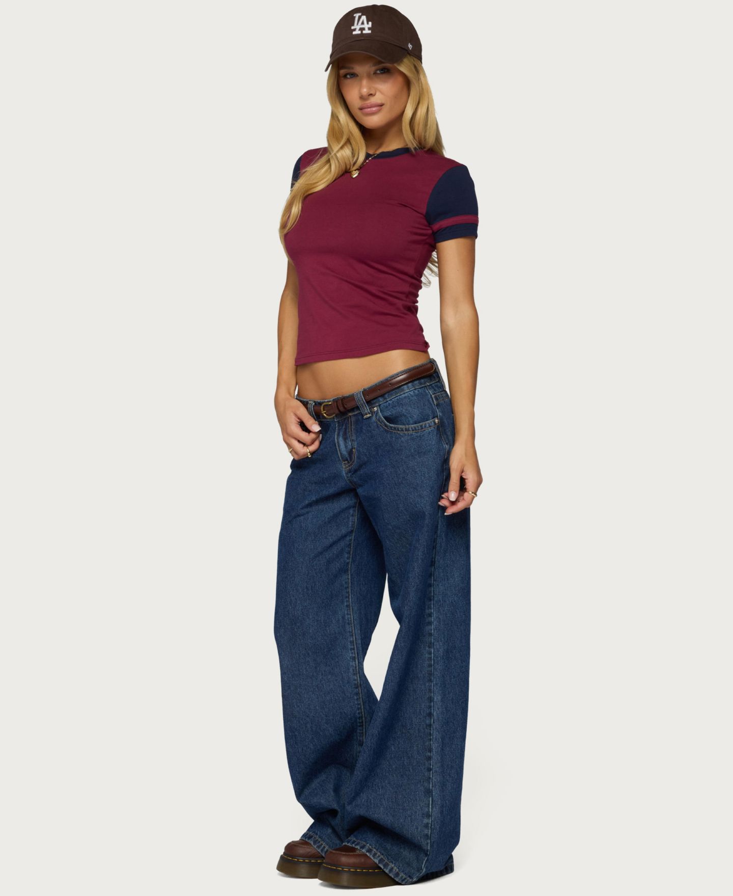 Женская футболка Edikted Sophiah Crewneck Short-Sleeve Fitted, цвет: Бордовый тёмно-синий — фото 3