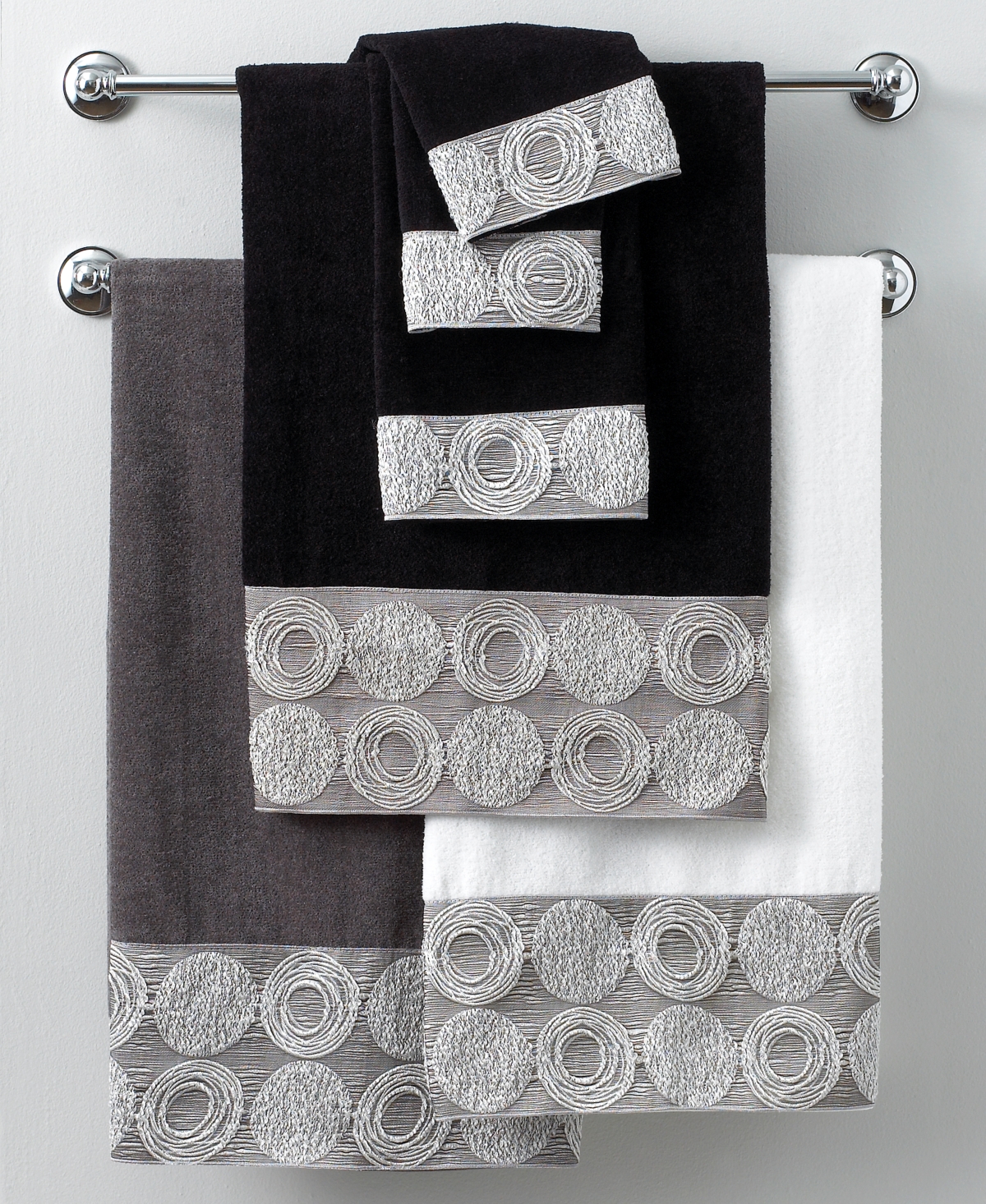 Avanti Galaxy Circle Bordered Cotton Hand Towel, 16" X 30" In Black
