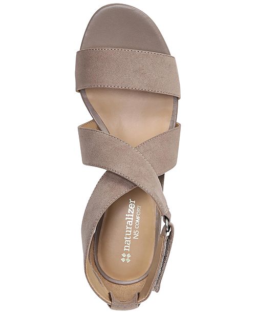 naturalizer adele sandals