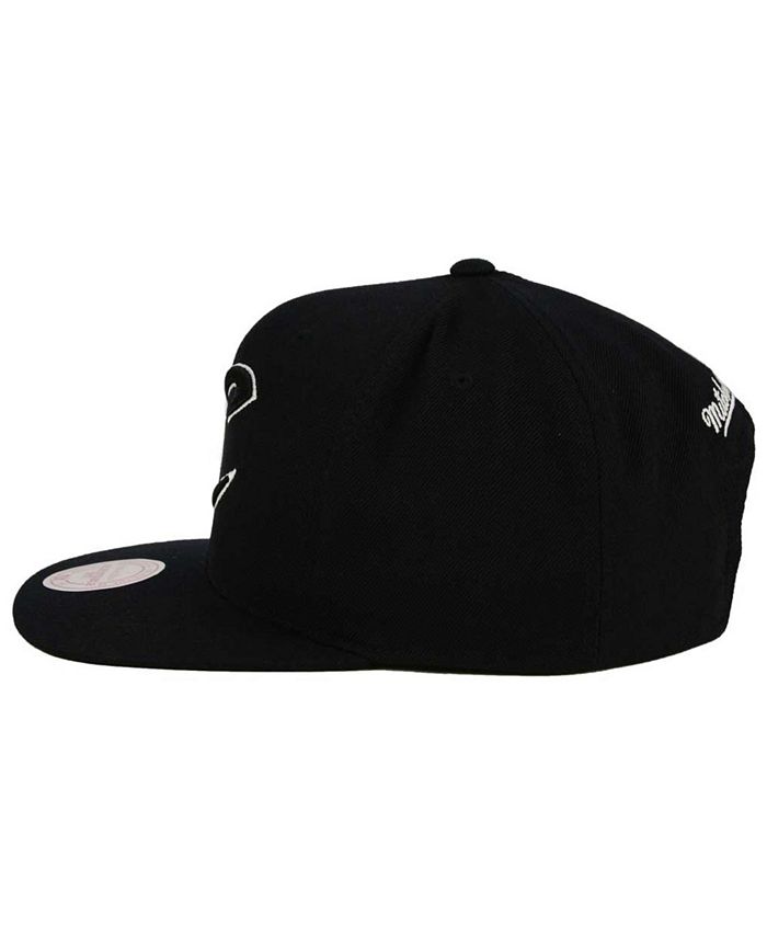 Mitchell And Ness Adult Cleveland Cavaliers 2.0 2Tone Adjustable Snapback Hat 23mnnanbcvsrd202tcle