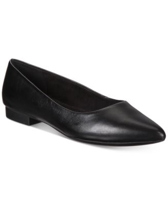 black pointed ballet flats