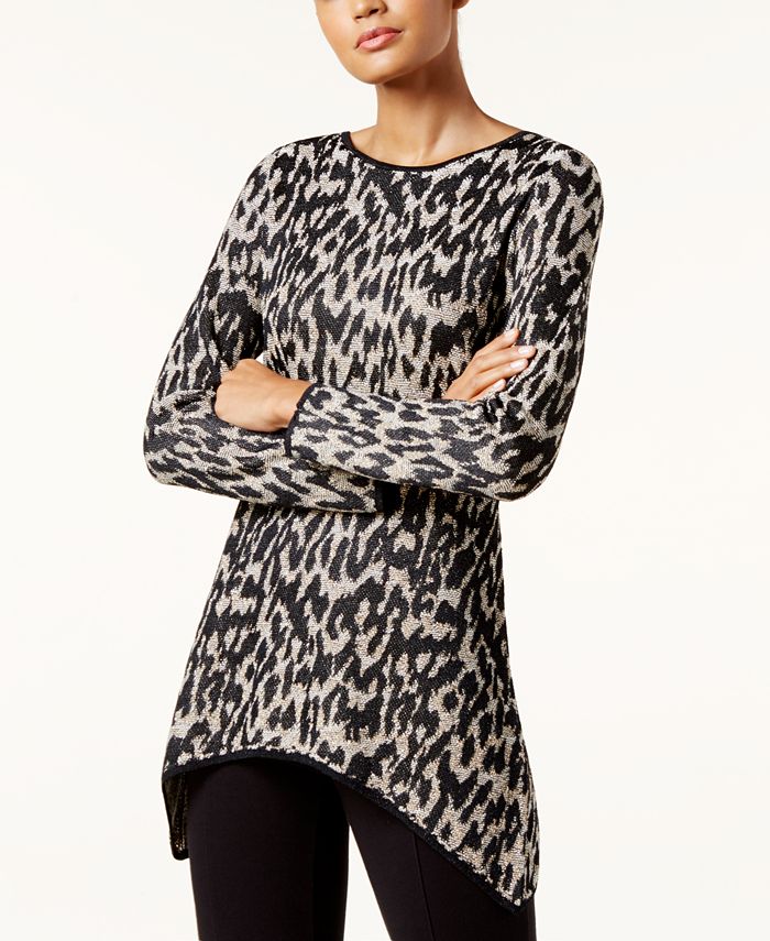 Tunic sweater and top with leggings and leopard flats