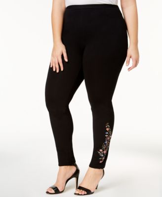Plus Size Embroidered Leggings 