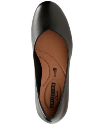 Collection Women's Flores Tulip Wedge Pumps