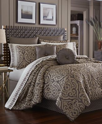 J Queen New York Astoria Comforter Sets In White
