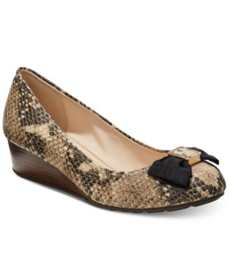 cole haan women's tali grand bow wedge pump