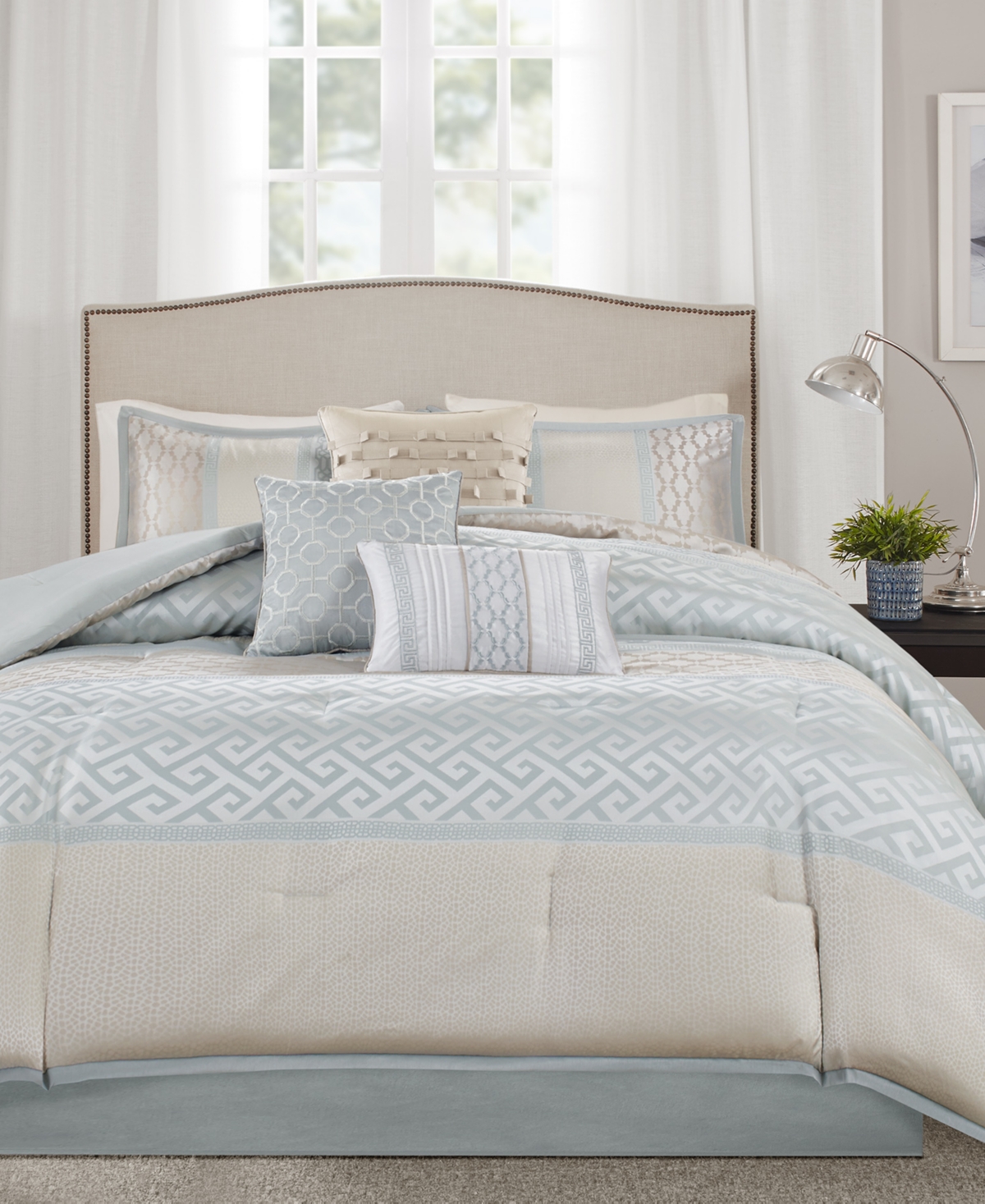https://slimages.macysassets.com/is/image/MCY/products/5/optimized/9627784_fpx.tif?wid=1200&fmt=jpeg&qlt=100