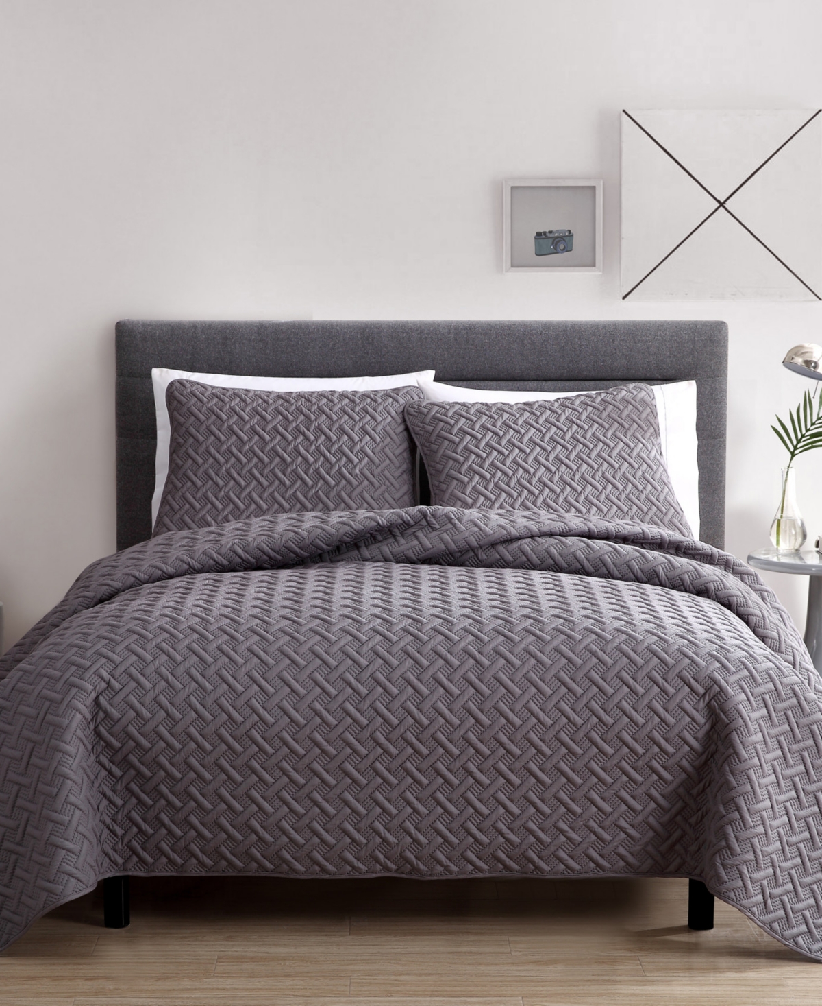 Details about   VCNY Home Nina Bedding Collection Luxury Premium Ultra Soft Quilt Coverlet Comf 