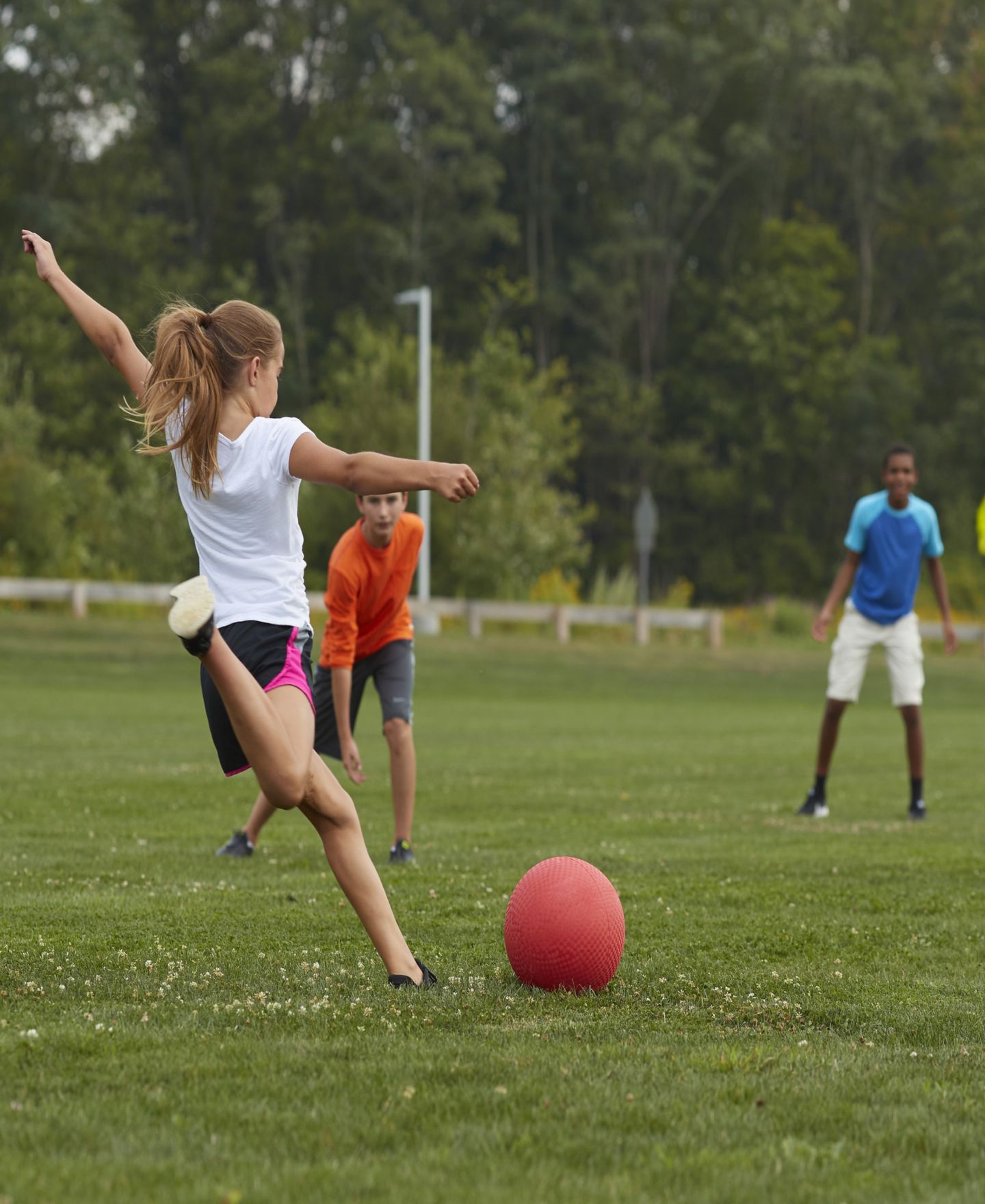 Детская игрушка Franklin Sports 10" Textured Rubber Kickball, Ages 5+ — фото 5