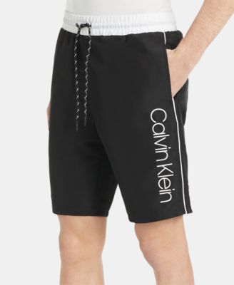 Calvin Klein - Men's Athleisure Regular-Fit Techy Shorts