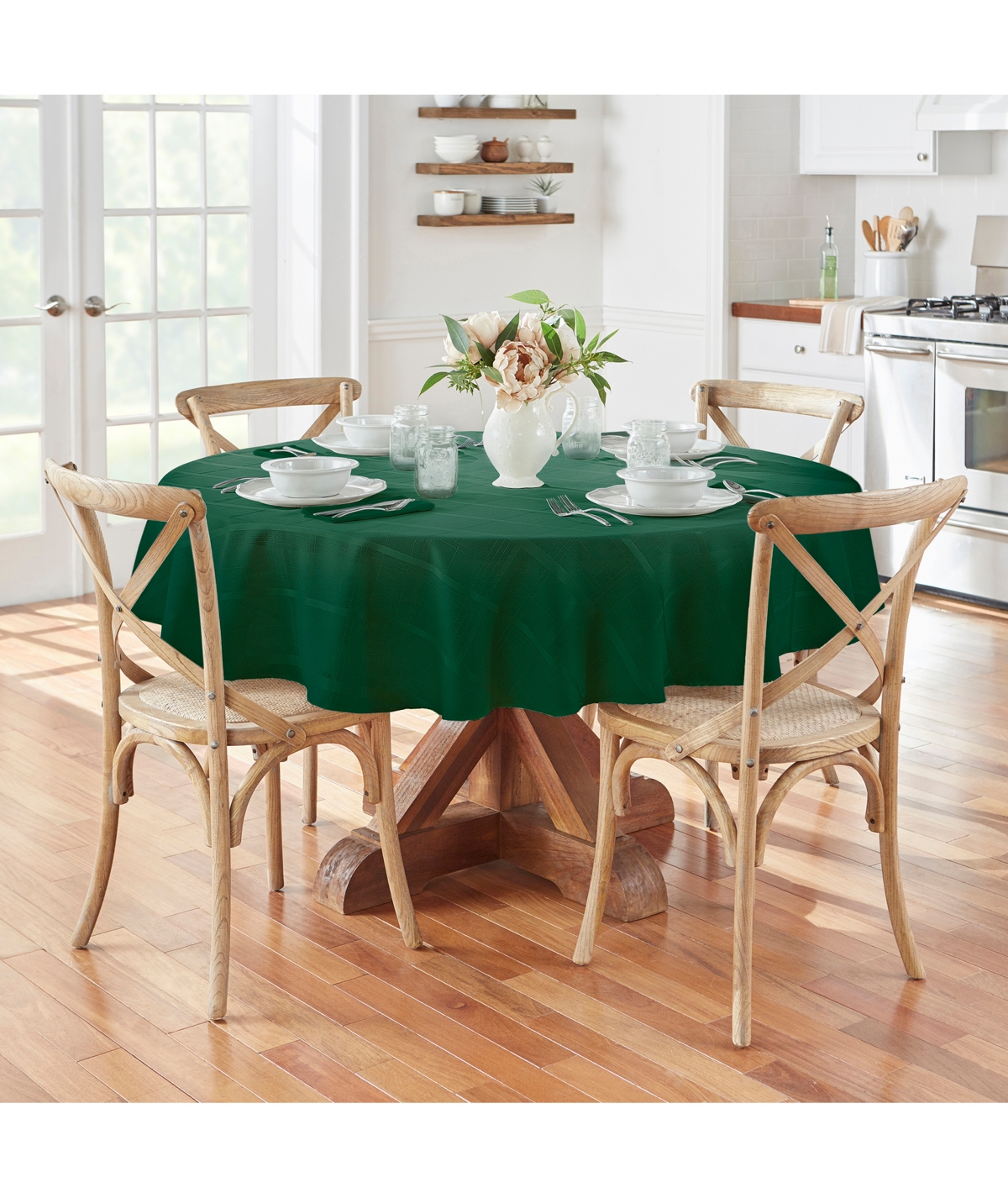 Elrene Elegance Plaid 60" X 84" Oval Tablecloth In Holly Green