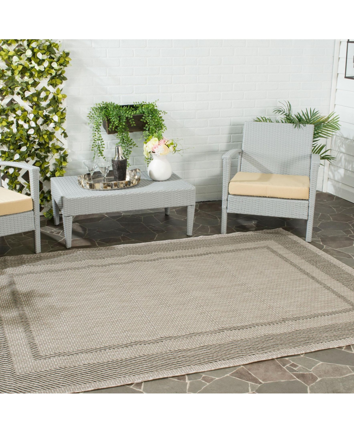 Safavieh Courtyard CY8477and Black 5'3