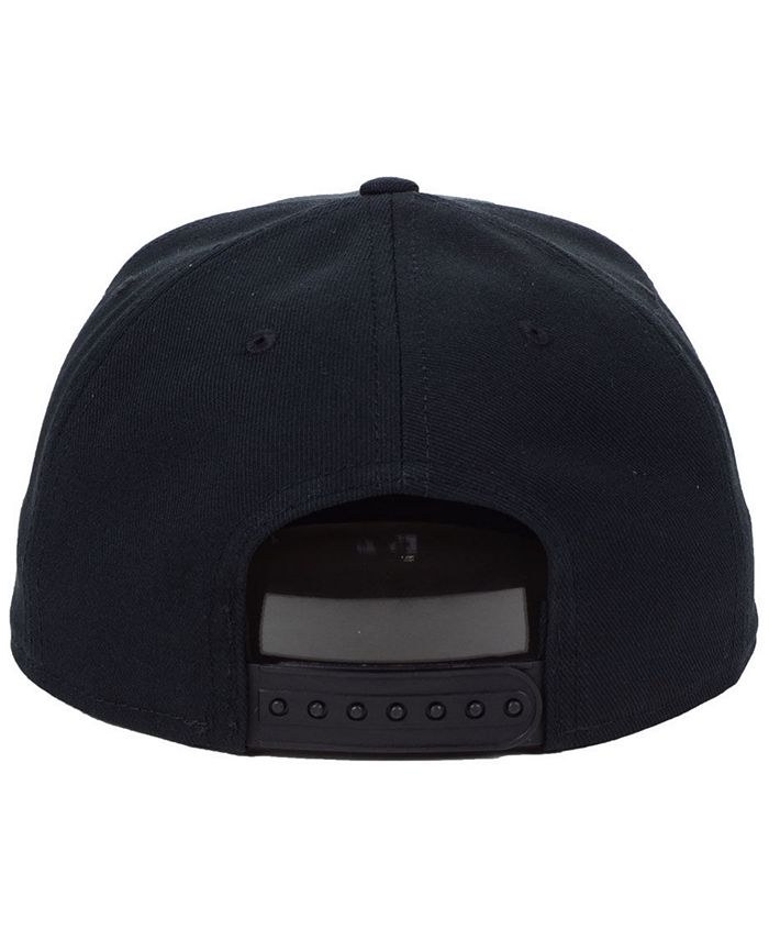 Authentic NHL Headwear Chicago Blackhawks Basic Fan Snapback Cap - Macy's