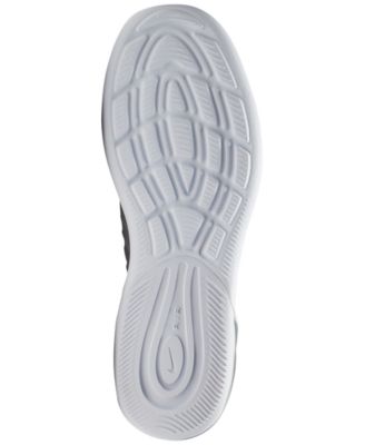 Nike Men's Air Max Axis Casual Sneakers 