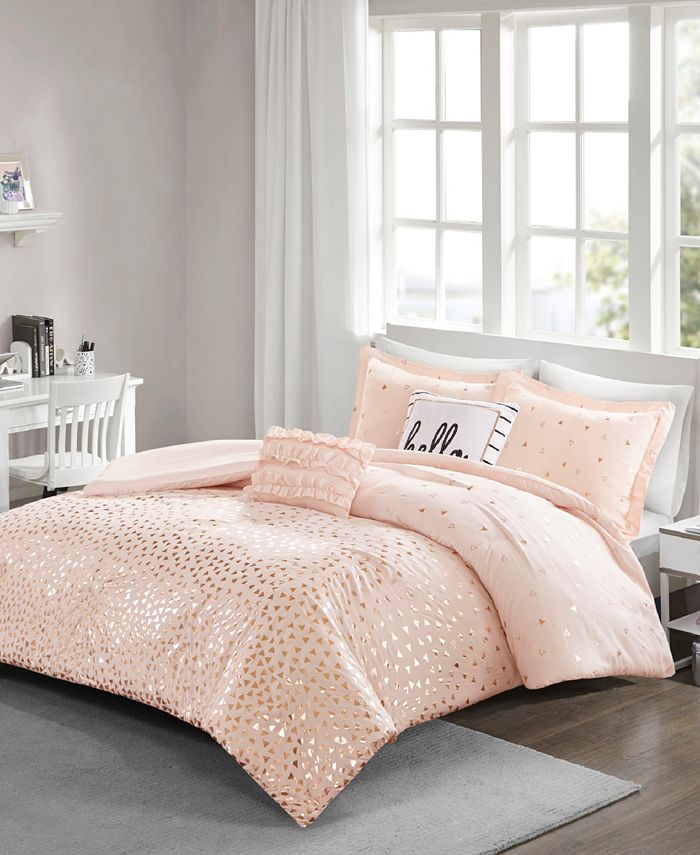 Intelligent Design CLOSEOUT! Zoey Twin/Twin XL 4Pc. Metallic Triangle Print Duvet Cover Set