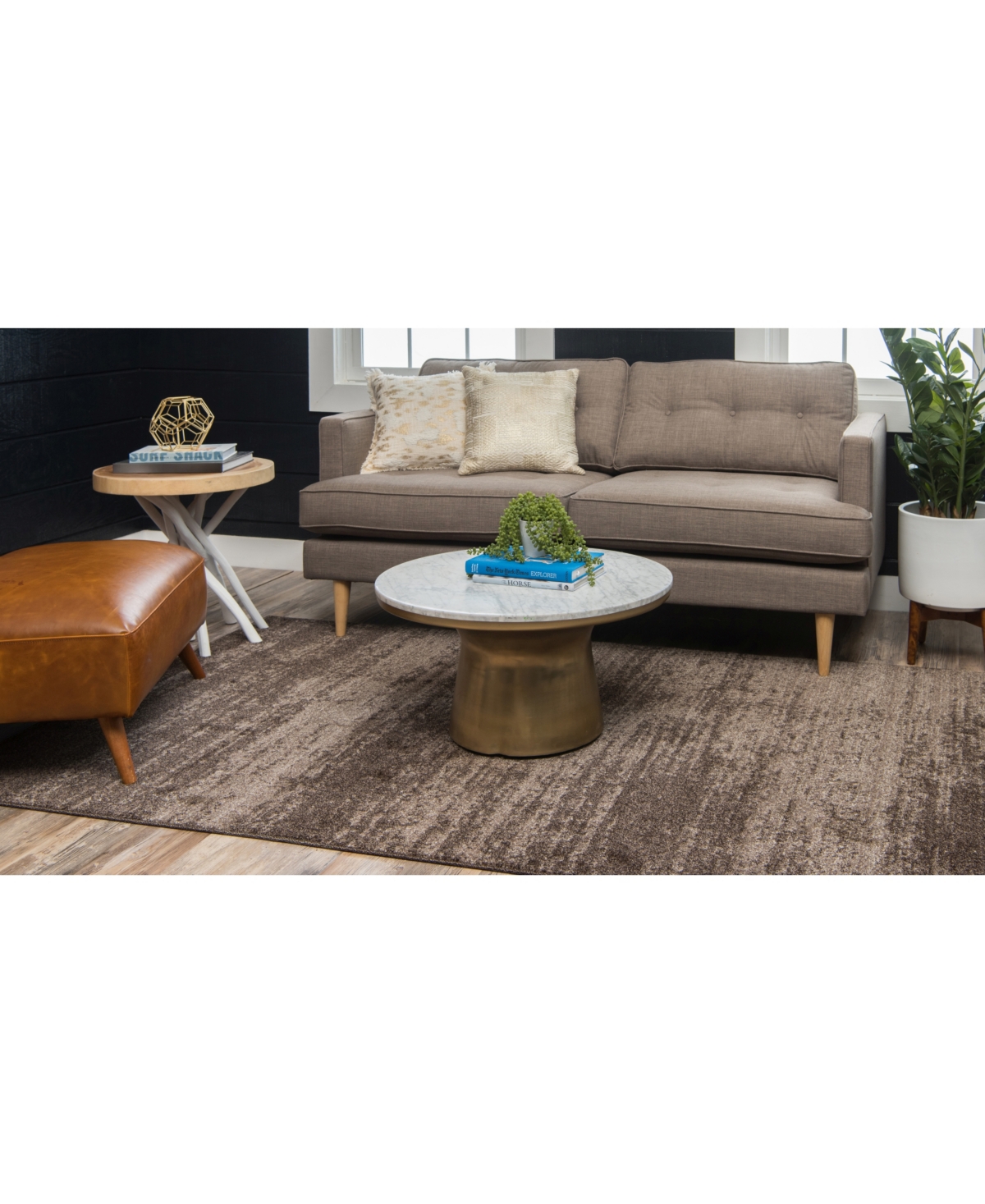 Bayshore Home Lyon Lyo3 5' x 8' Area Rug