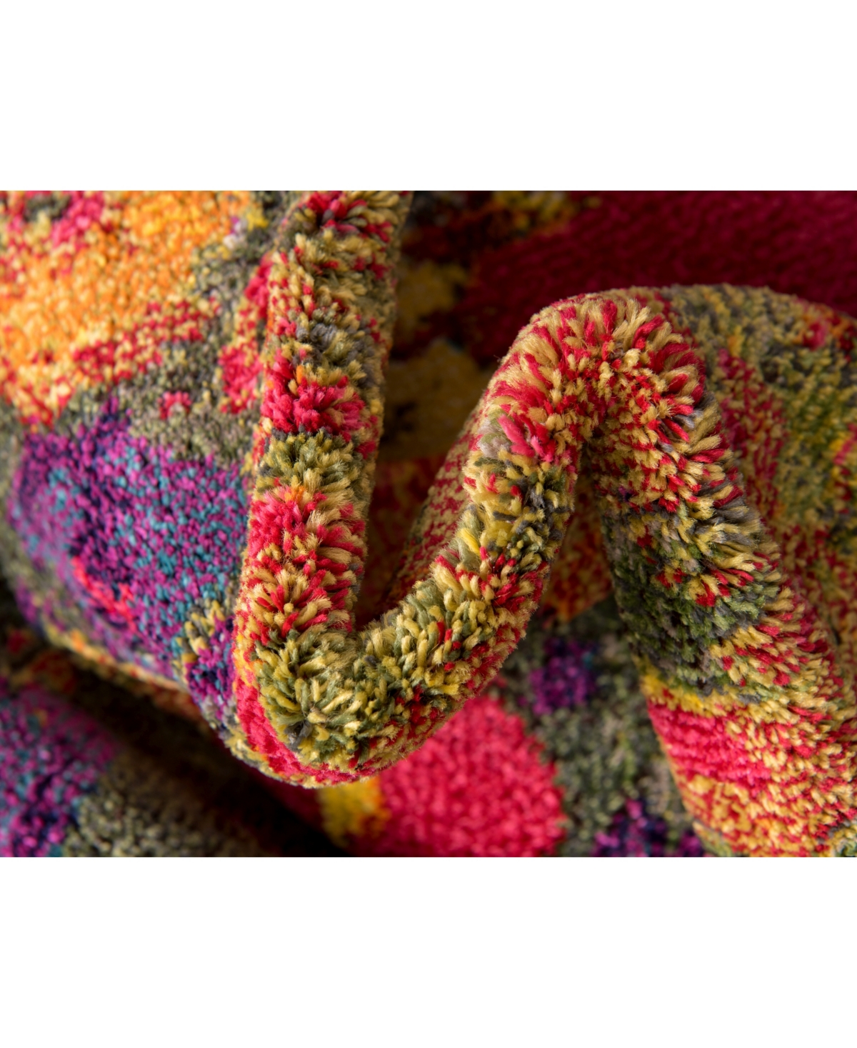 Bayshore Home Newwolf New210' Area Rug - Multi