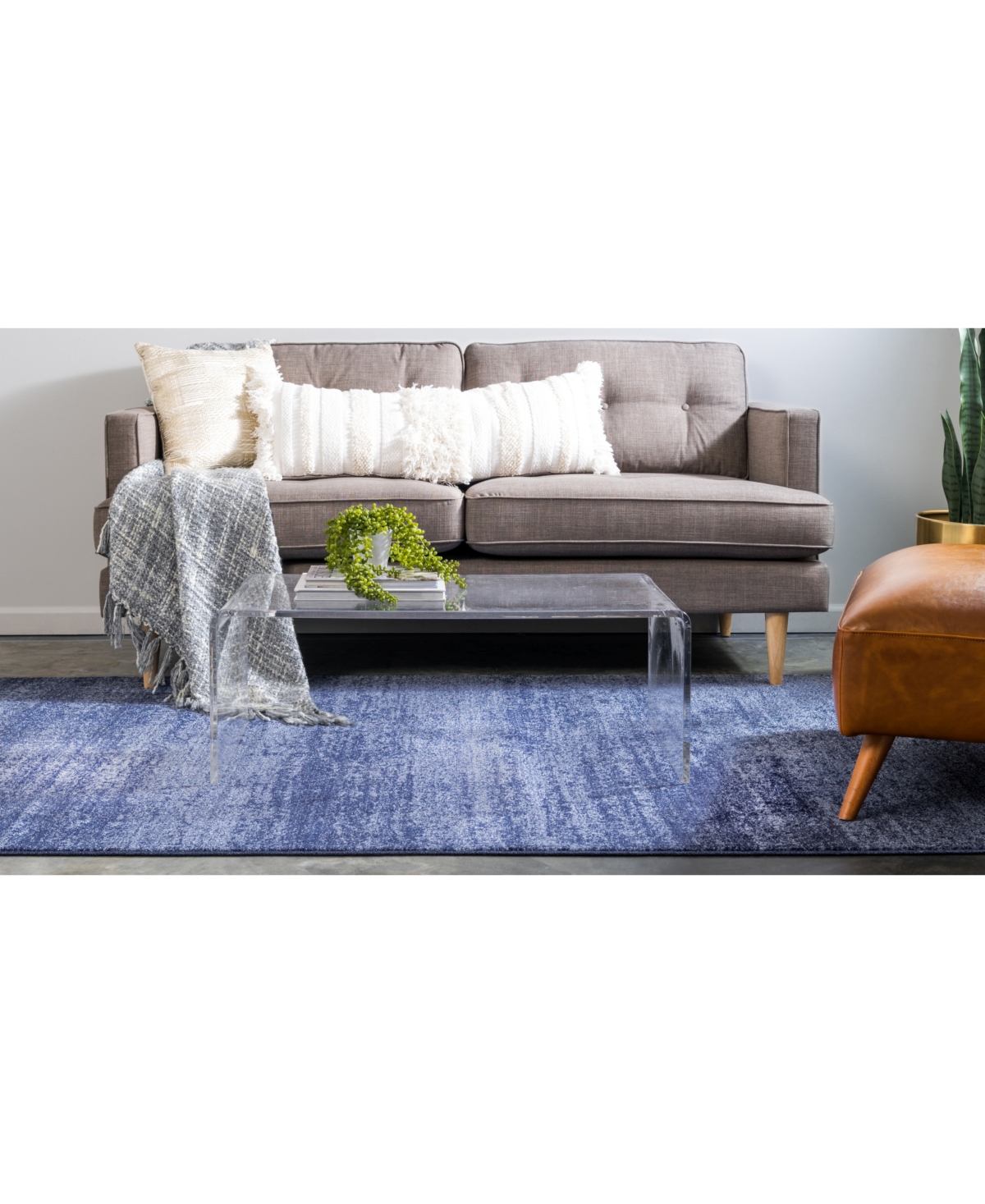 Bayshore Home Lyon Lyo3 5' x 8' Area Rug