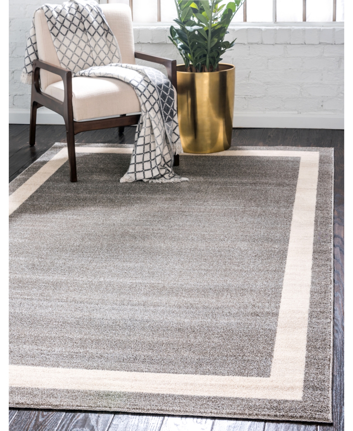 Bayshore Home Lyon Lyo5 7' x 10' Area Rug
