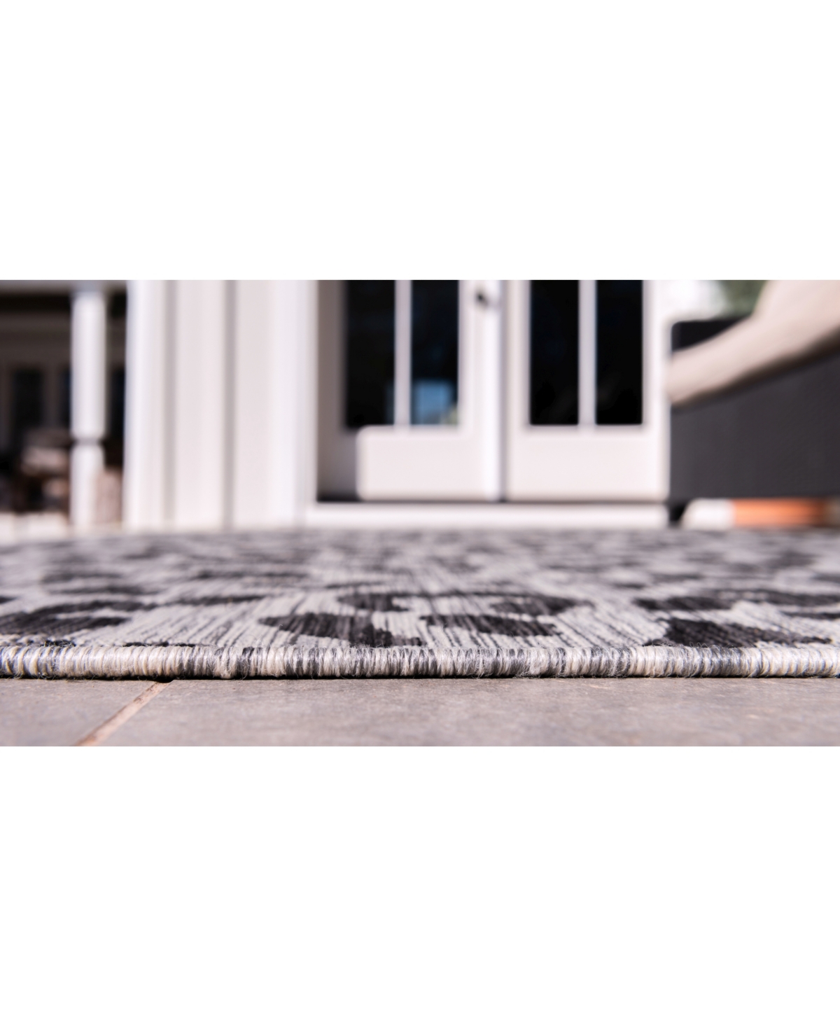 Bayshore Home Outdoor Pashio Pas7Area Rug - Light Gray