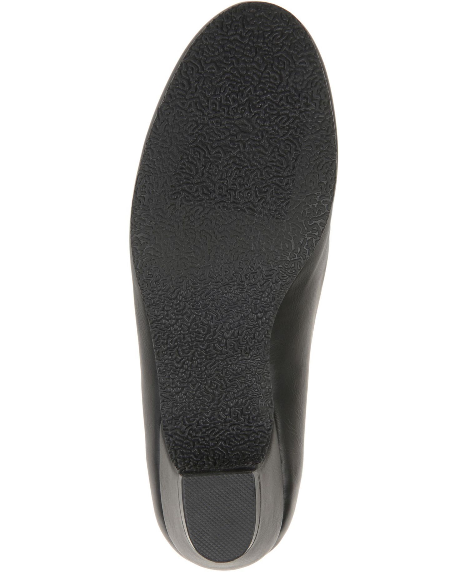 Women's Saar Round Toe Kitten Heel Pumps