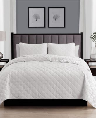 Macy's Cathay Home Inc. Oversize Lightweight Quilt Set, Twin/Twin XL