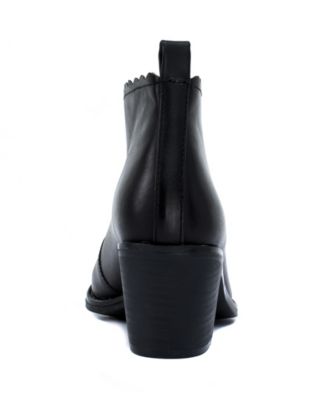 Women's Maris Scallop Cut Out Ankle Booties