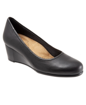 image of Trotters Winnie Wedge Women-s Shoes