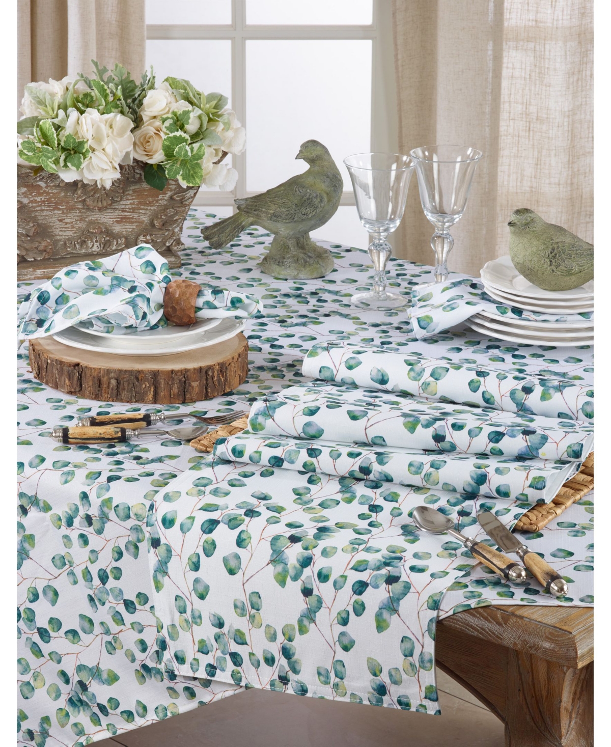 Saro Lifestyle Eucalyptus Leaf Long Table Runner