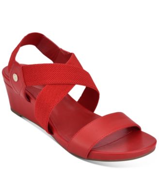 bandolino red shoes