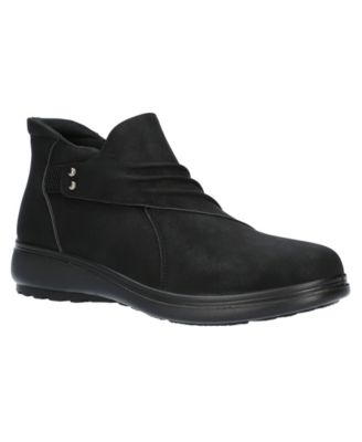 novia casual ankle booties