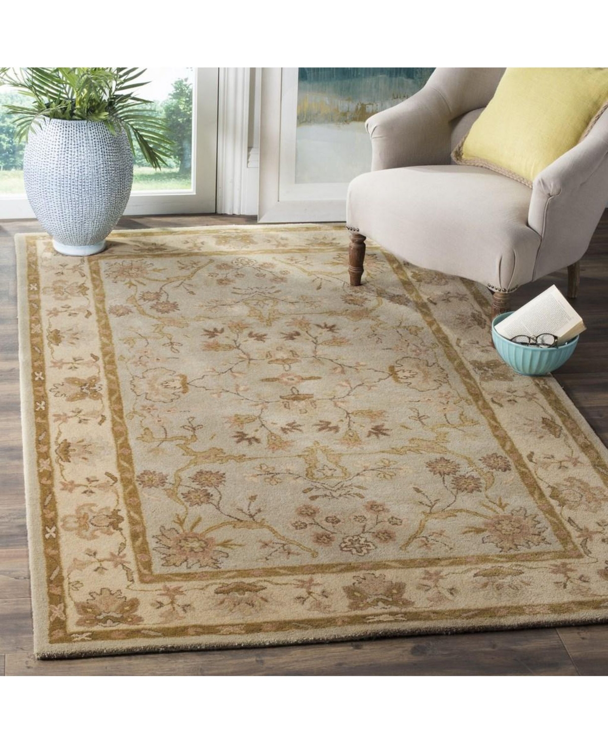 Safavieh Antiquity At62Area Rug - Silver