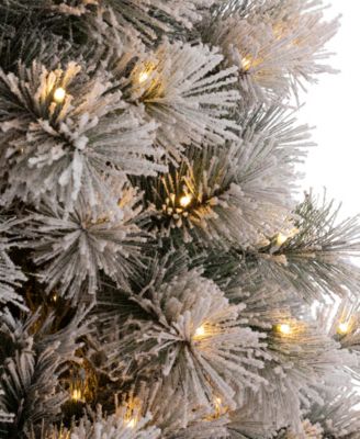 7.5' Pre-Lit Snow Flocked Artificial Spruce Christmas Tree with 650 Warm Lights