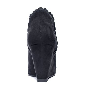 CL By Chinese Laundry Women's Kalie Ankle Boot - Stack Heel, Pointed Toe, Loose Fit, Perfect With Skinny Jeans