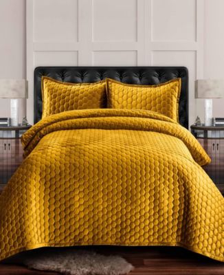 Lugano Honeycomb Velvet Oversized Solid Quilt Set
