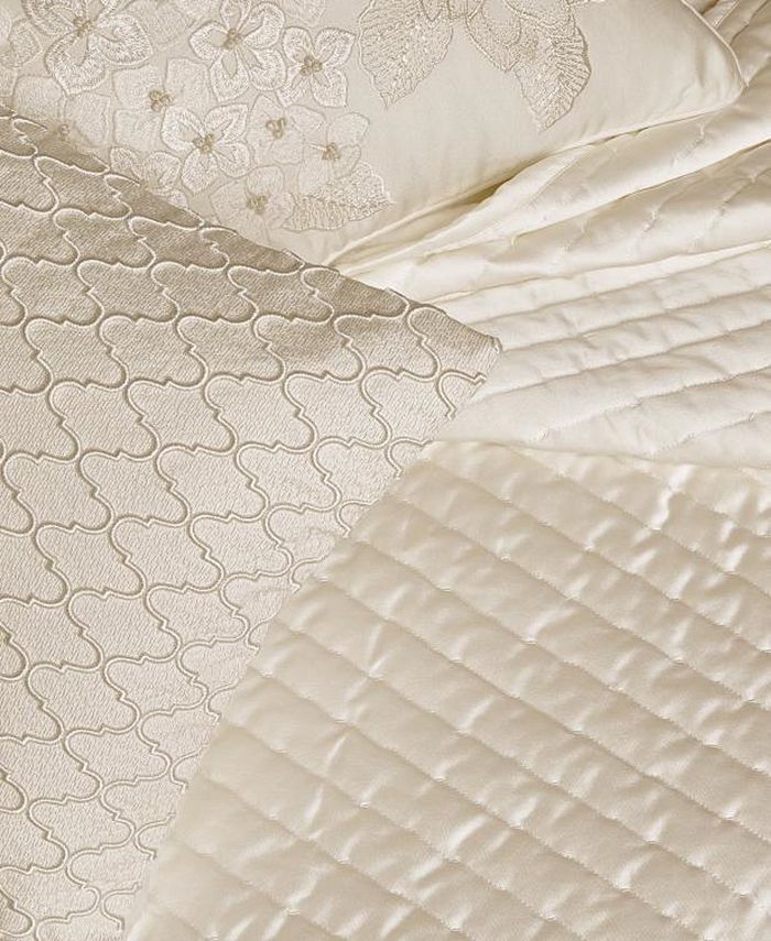 Hotel Collection Hydrangea Comforter, Full/Queen, Created for Macy's