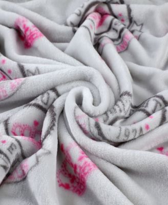 Plush Throw, 50" x 70"