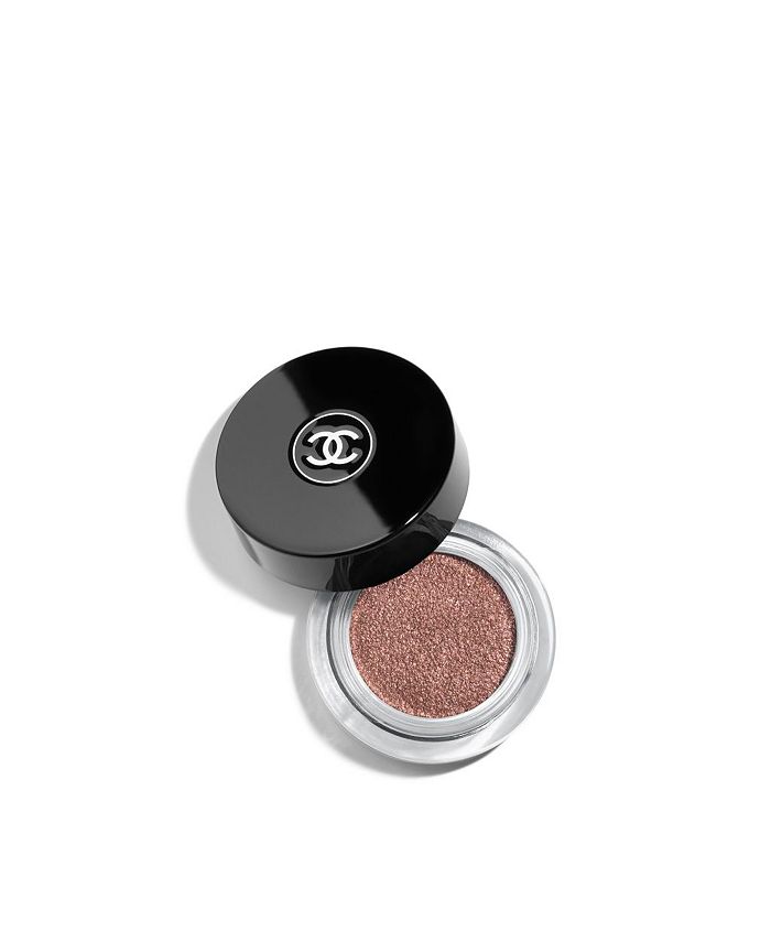 Chanel Illusion D'Ombre  New Moon - a little pop of coral.