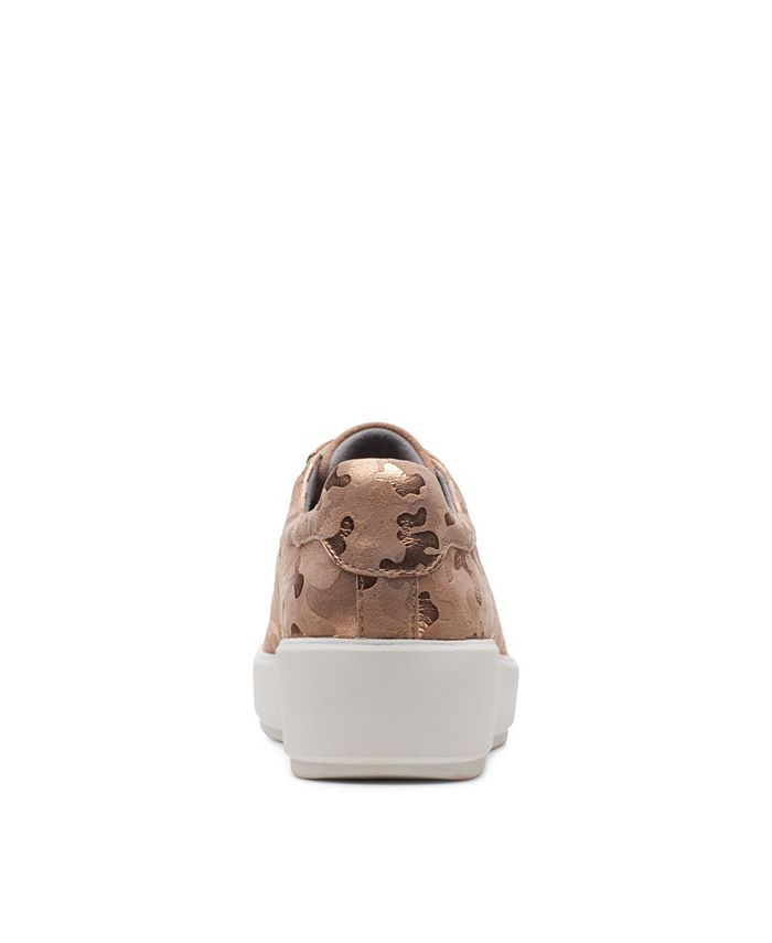 clarks layton pace platform sneakers